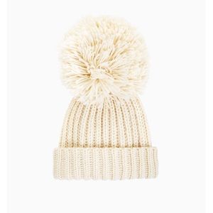 BCBG WINTER HAT BEANIE POMPOM KNIT